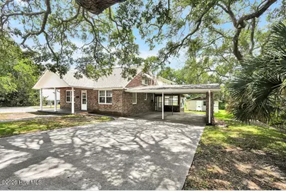 205 W Moore Street, Southport, NC 28461 - Photo 2