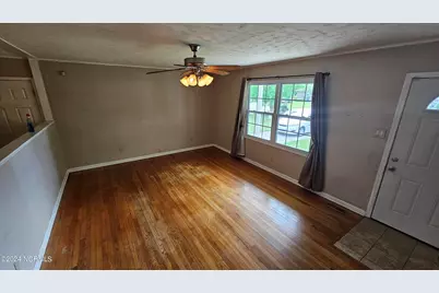 109 Valley Court, Jacksonville, NC 28540 - Photo 4