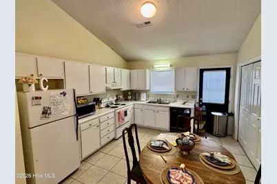 233 Wyndham Circle #A, Greenville, NC 27858 - Photo 4