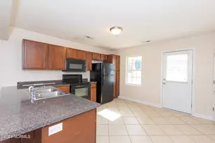 202 Lanieve Ct, Hubert, NC 28539 - Photo 8