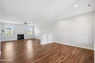 447 Avendale Dr, Rocky Point, NC 28457 - Photo 4