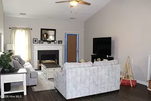 221 Seville St, Jacksonville, NC 28546 - Photo 10