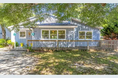 109 NE 30th Street, Oak Island, NC 28465 - Photo 2