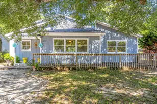 109 NE 30th St, Oak Island, NC 28465 - Photo 2