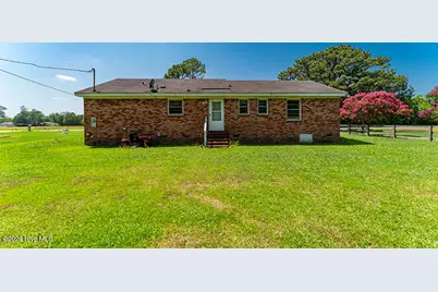 1110 N Webb Street, Selma, NC 27576 - Photo 4