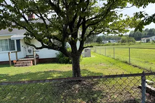 3508 Sloan St, Kinston, NC 28504 - Photo 12