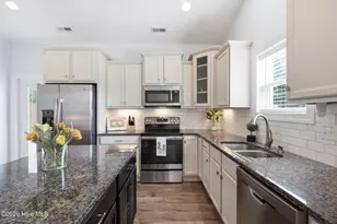 119 NE 11th St, Oak Island, NC 28465 - Photo 12