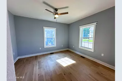 202 W Burgess Street, Elizabeth City, NC 27909 - Photo 8