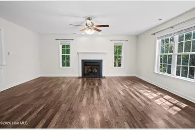 124 Briar Hollow Drive, Jacksonville, NC 28540 - Photo 8