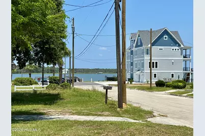 501 N 11th Street, Morehead City, NC 28557 - Photo 2