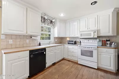 4909 Hermitage Road, Trent Woods, NC 28562 - Photo 12
