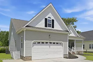 204 Wedgefield Cir, Maple Hill, NC 28454 - Photo 2