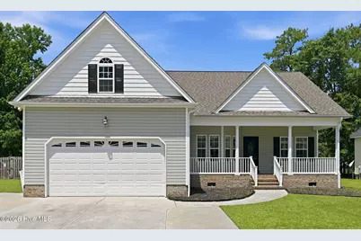 204 Wedgefield Circle, Maple Hill, NC 28454 - Photo 1