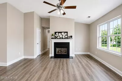 106 Turtle Creek Court, Jacksonville, NC 28540 - Photo 6