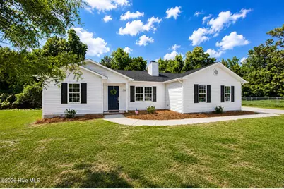 106 Turtle Creek Court, Jacksonville, NC 28540 - Photo 2