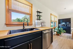 1706 Carolina Ave, Newport, NC 28570 - Photo 10