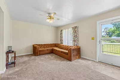 1688 W Wards Bridge Road, Warsaw, NC 28398 - Photo 6