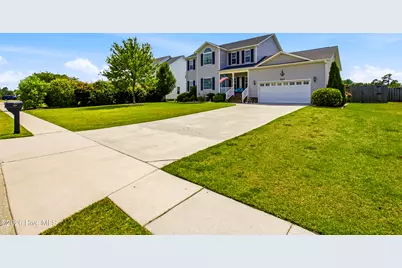 303 Baffle Court, Swansboro, NC 28584 - Photo 2