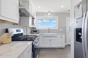 33 Porpoise Pl, North Topsail Beach, NC 28460 - Photo 16
