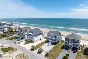33 Porpoise Pl, North Topsail Beach, NC 28460 - Photo 2