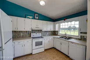 682 Cherry Rd, Washington, NC 27889 - Photo 10