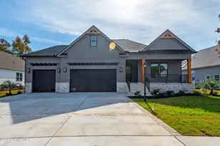 602 Lathrop Ct NW, Calabash, NC 28467 - Photo 1