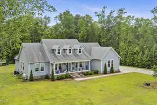 2703 E Fairway Rd, Morehead City, NC 28557 - Photo 6