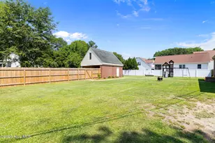 201 NW Railroad St, Pikeville, NC 27863 - Photo 12