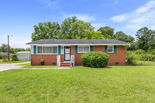 59 Dixie Trl, Jacksonville, NC 28546 - Photo 2