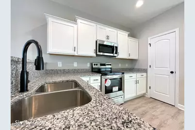 721 Cross Bridge Way, Sneads Ferry, NC 28460 - Photo 4