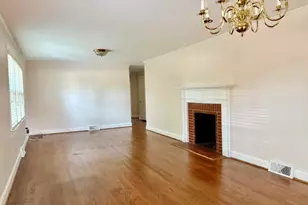 1000 Cameron Dr, Kinston, NC 28501 - Photo 8