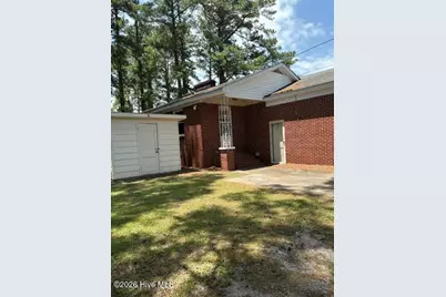 1000 Cameron Drive, Kinston, NC 28501 - Photo 4
