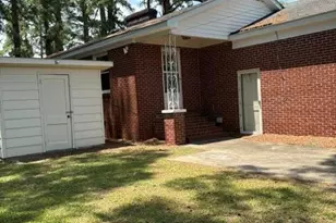 1000 Cameron Dr, Kinston, NC 28501 - Photo 4