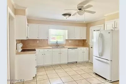 1000 Cameron Drive, Kinston, NC 28501 - Photo 16