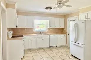 1000 Cameron Dr, Kinston, NC 28501 - Photo 16