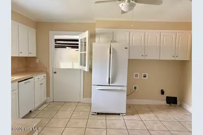 1000 Cameron Drive, Kinston, NC 28501 - Photo 14