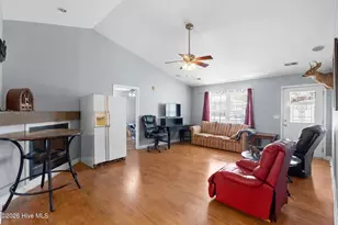 7100 Dale Ave SW, Ocean Isle Beach, NC 28469 - Photo 4