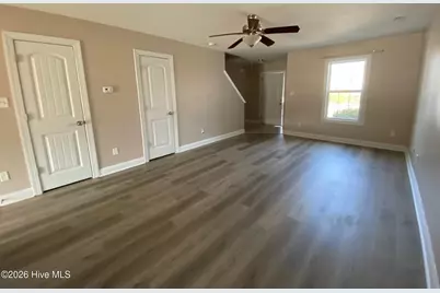 127 W Murrow Lane, Jacksonville, NC 28546 - Photo 4