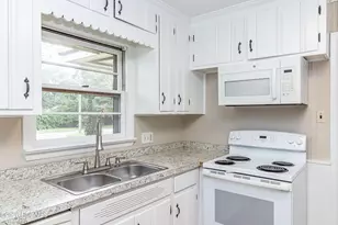 807 E Holly St, Goldsboro, NC 27530 - Photo 16