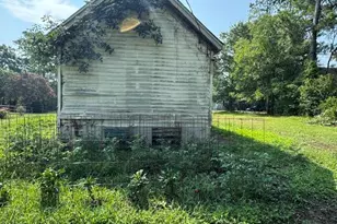 105 2nd St, Laurinburg, NC 28352 - Photo 4