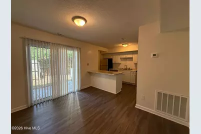 506 Myrtlewood Circle, Jacksonville, NC 28546 - Photo 2