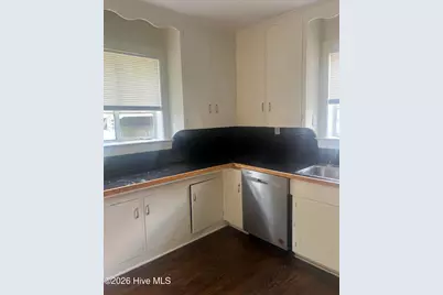 609 E 11th Street, Greenville, NC 27858 - Photo 12