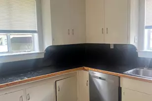 609 E 11th St, Greenville, NC 27858 - Photo 12