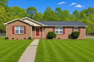200 Carolina Dr, Jacksonville, NC 28546 - Photo 2