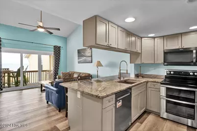 918 /235 N New River Drive #235, Surf City, NC 28445 - Photo 6