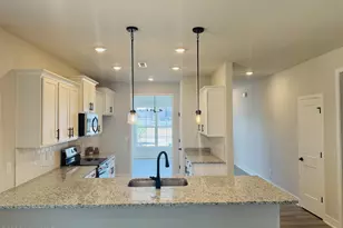 506 S Carey St, La Grange, NC 28551 - Photo 2