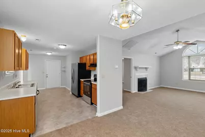 152 Settlers Circle, Jacksonville, NC 28546 - Photo 8