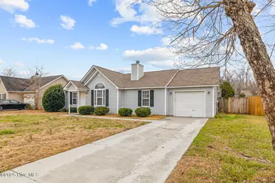 152 Settlers Circle, Jacksonville, NC 28546 - Photo 2