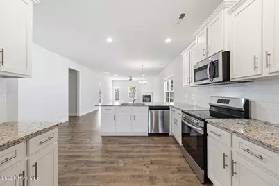 903 Eakins Lane, Richlands, NC 28574 - Photo 8
