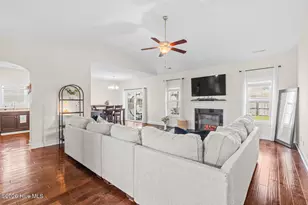 605 Carat Ct, Jacksonville, NC 28546 - Photo 6